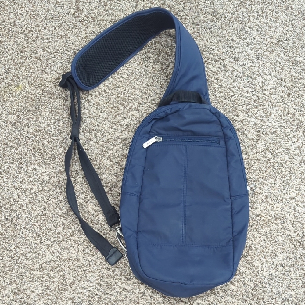 Travelon Unisex Travel Sling Bag Navy Blue